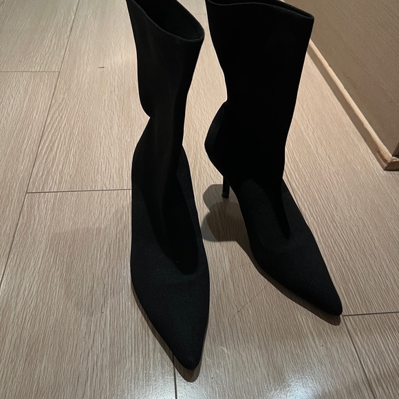 Black Pointed heel boots - Picture 1 of 3